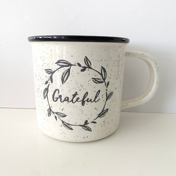 Oversized Mug - "Grateful" with Floral Wreath - Picture 1 of 11